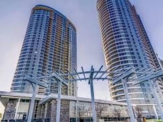 125 Village Green Sq, Unit 3710