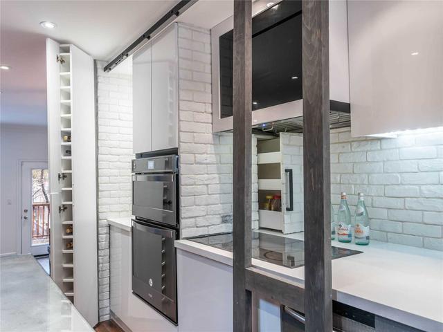 262 Torrens Ave