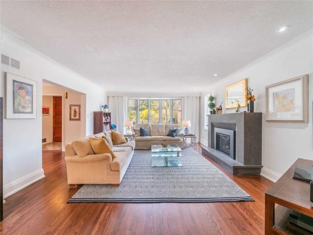 9 Fallingbrook Woods