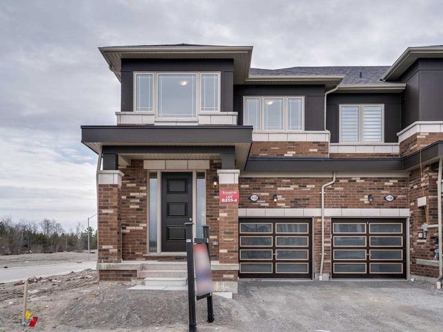 1152 Enchanted Cres