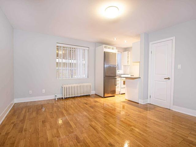 12 - 2367 Queen St E