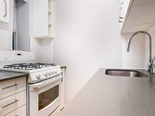 12 - 2367 Queen St E