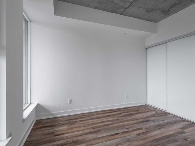 818 - 30 Baseball Pl