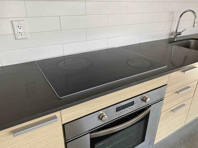 209 - 625 Queen St E