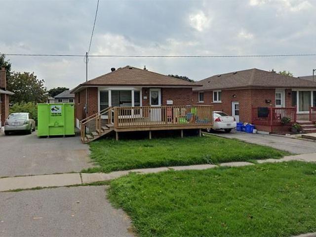 1323 Scugog Ave photo #1
