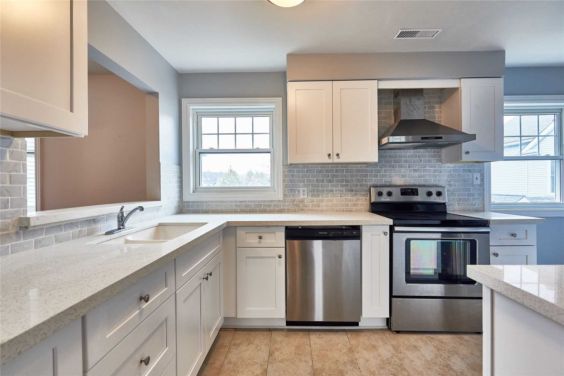 E11 1665 Nash Rd N, Courtice Sold, E4780612 Condos.ca