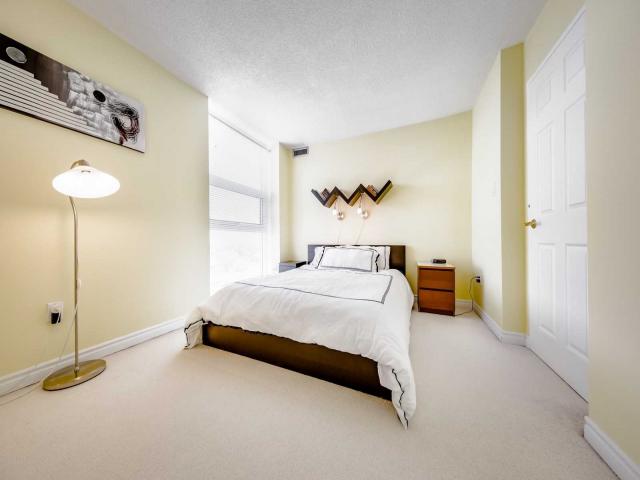 1115 - 10 Dean Park Rd