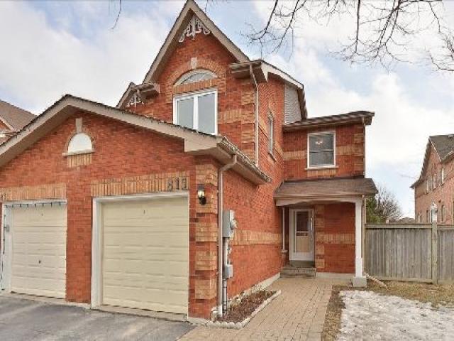 815 Playter Cres