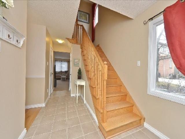 815 Playter Cres