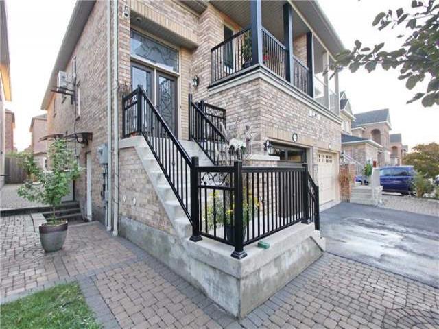 323 Deepsprings Cres