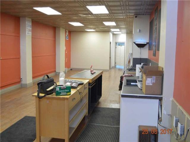 & 6282 - 6280 Main St