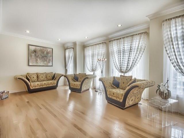 N/A - 32 Toledo Cres