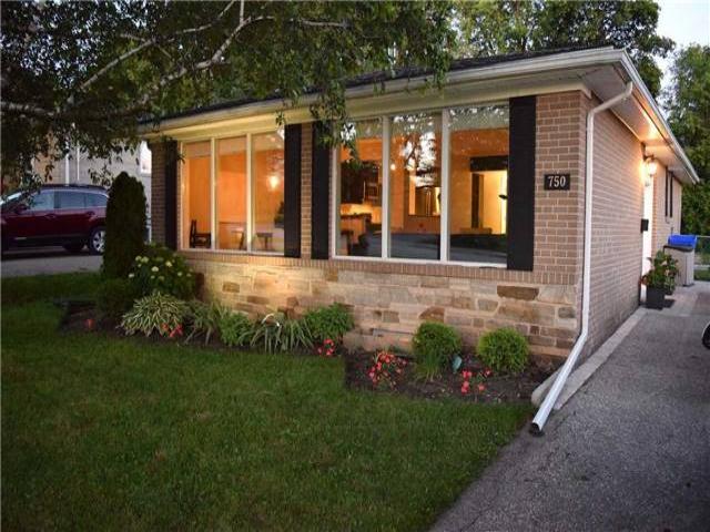 750 Botany Hill Cres