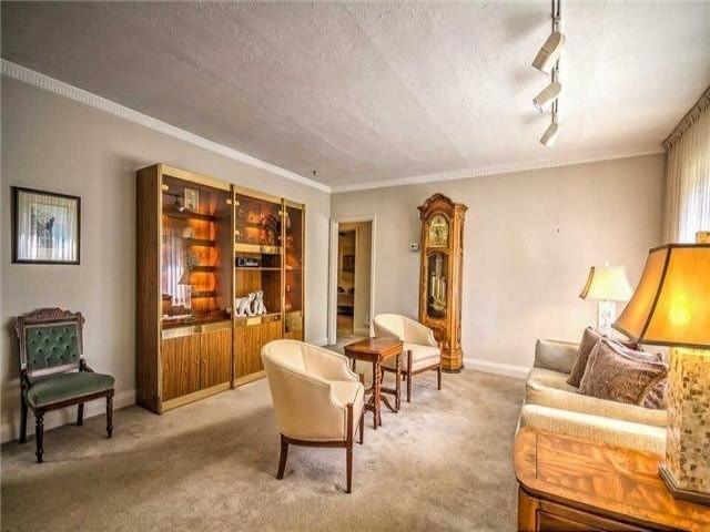 30 Highland Park Blvd