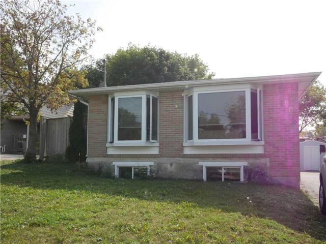 807 Greenfield Cres, Unit Lower