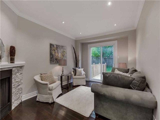 844 Leslie Valley Dr