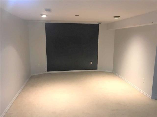 Bsmt - 104  Cresane St