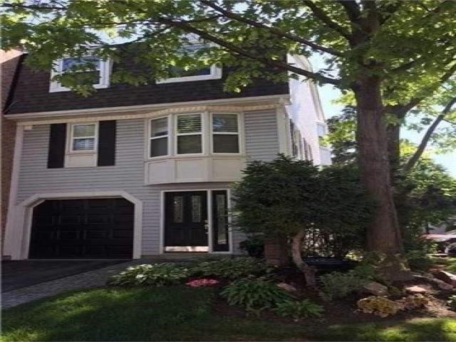 63 Confederation Way