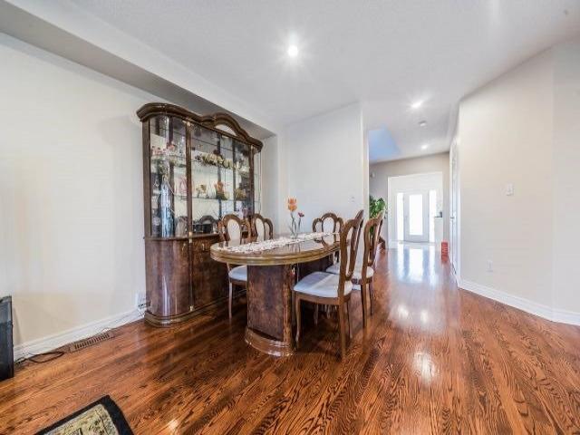 133 Queen Isabella Cres