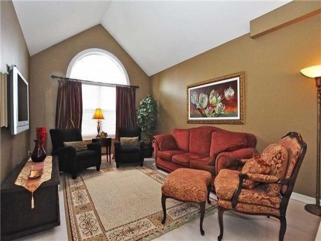 109 Beverley Glen Blvd