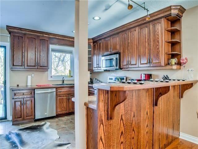 989 Leslie Valley Dr