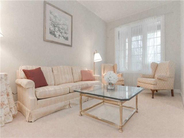 41 Chelton Dr