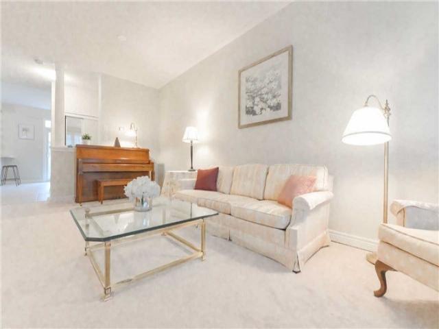 41 Chelton Dr