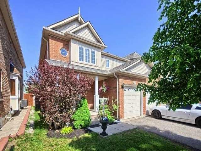 70 Maple Ridge Cres