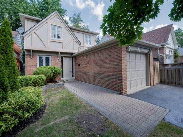 32 Holsworthy Cres