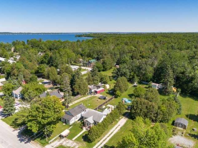 1181 Killarney Beach Rd