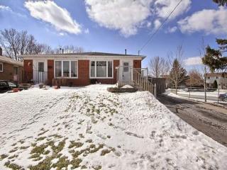 647 Mountview Pl