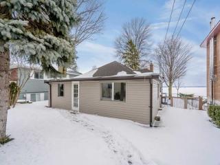 907 Adams Rd
