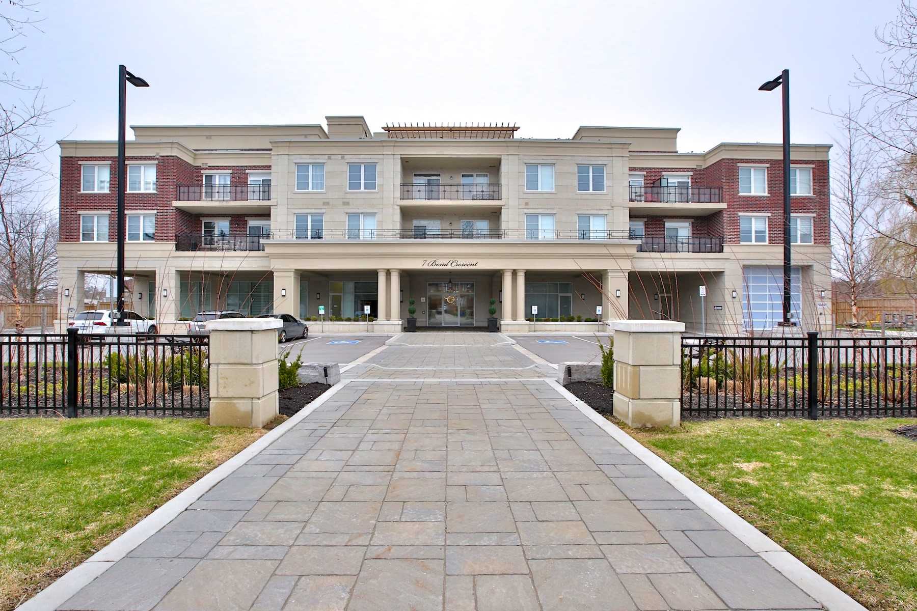 226 7 Bond Cres, Richmond Hill Sold, N4443628 Condos.ca