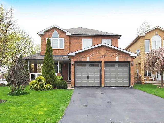 345 Pickering Cres