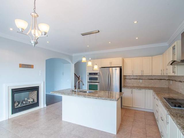 180 Emma Broadbent Crt