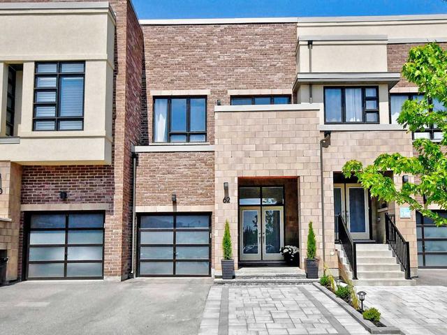 62 Helliwell Cres