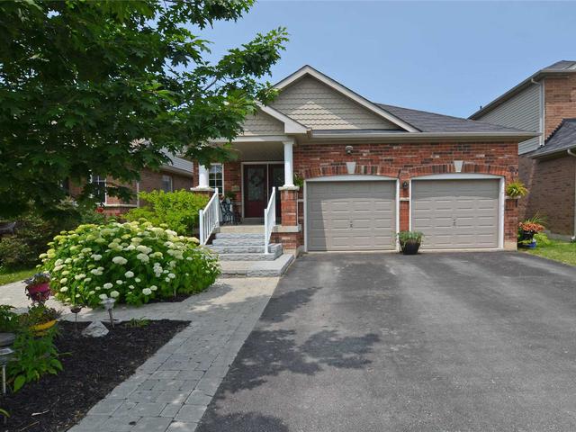 32 Warman St