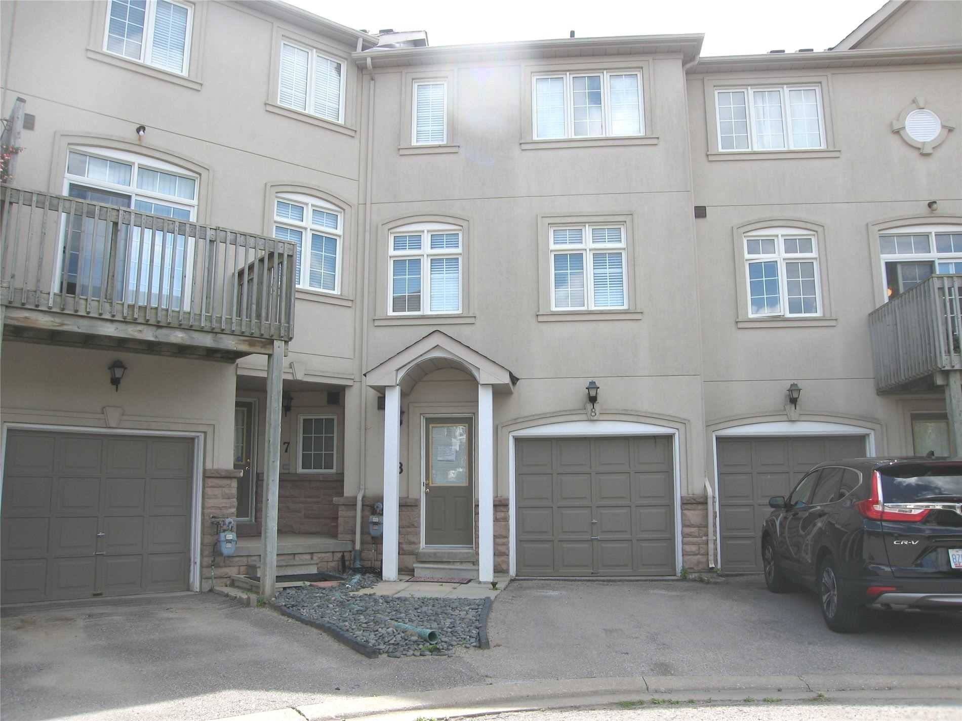 8 10 Post Oak Dr, Richmond Hill Sold, N4557589 Condos.ca