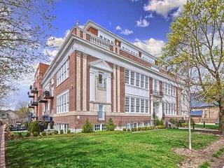 64 Wells St, Unit 306