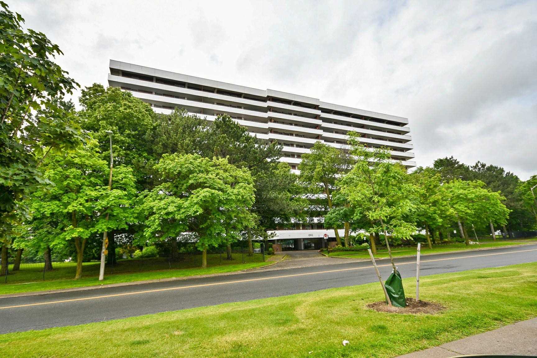 1002 1 Royal Orchard Blvd, Thornhill Sold, N4562570 Condos.ca