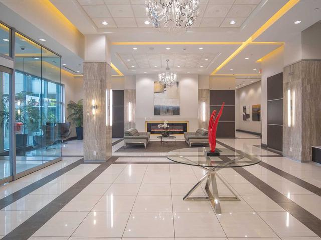 7161 Yonge St, Unit 328