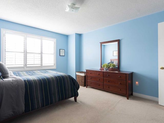76 Gracedale Dr