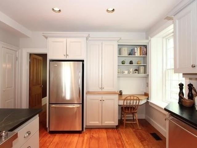 8 Alexander Hunter Pl