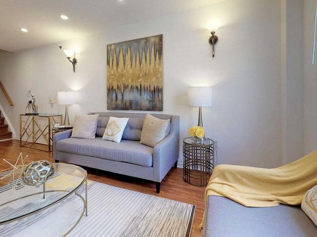 75 Weldrick Rd E, Unit 823