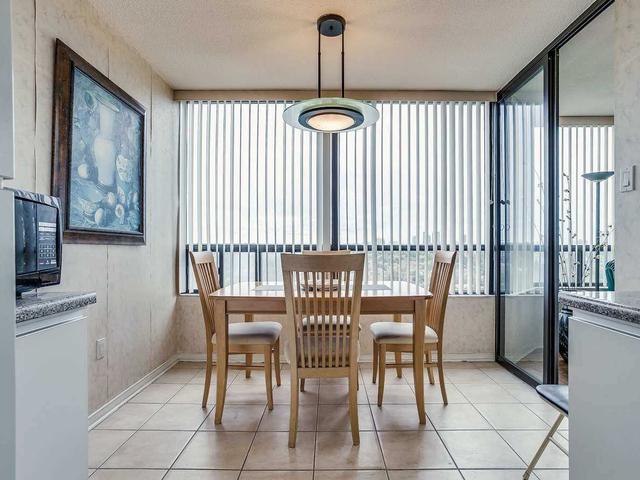 1010 - 7460 Bathurst St