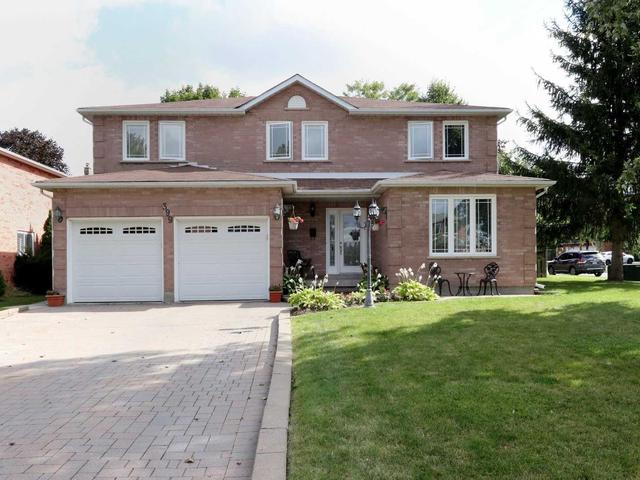 399 Kelly Cres