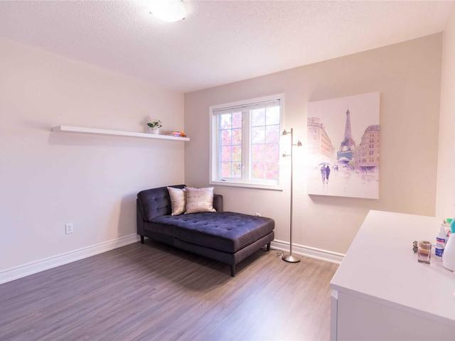 341 Spruce Grove Cres