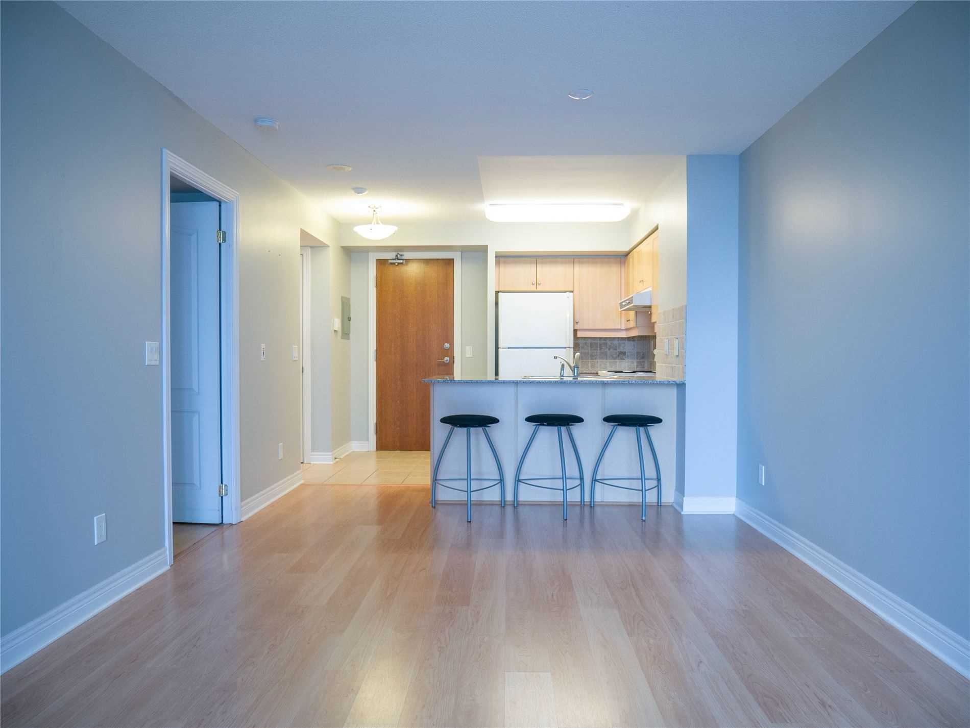 1008 60 Disera Dr, Thornhill Leased, N4622202 Condos.ca