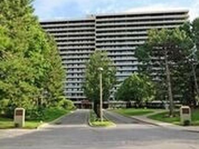 8111 Yonge St, Unit 412