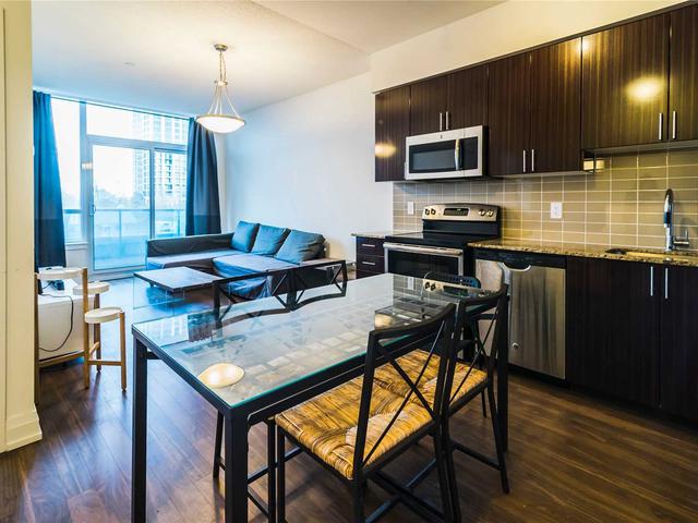 7165 Yonge St, Unit 318